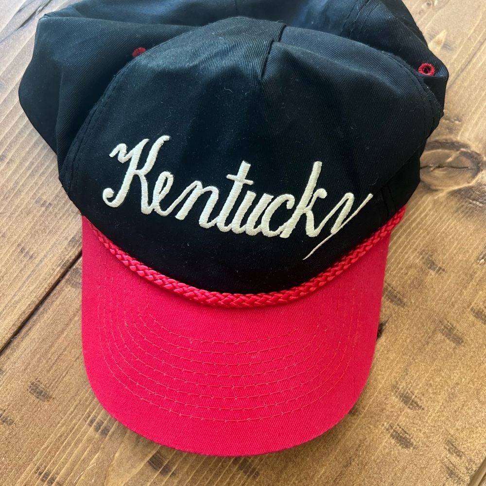 Kentucky hat - Black and Red